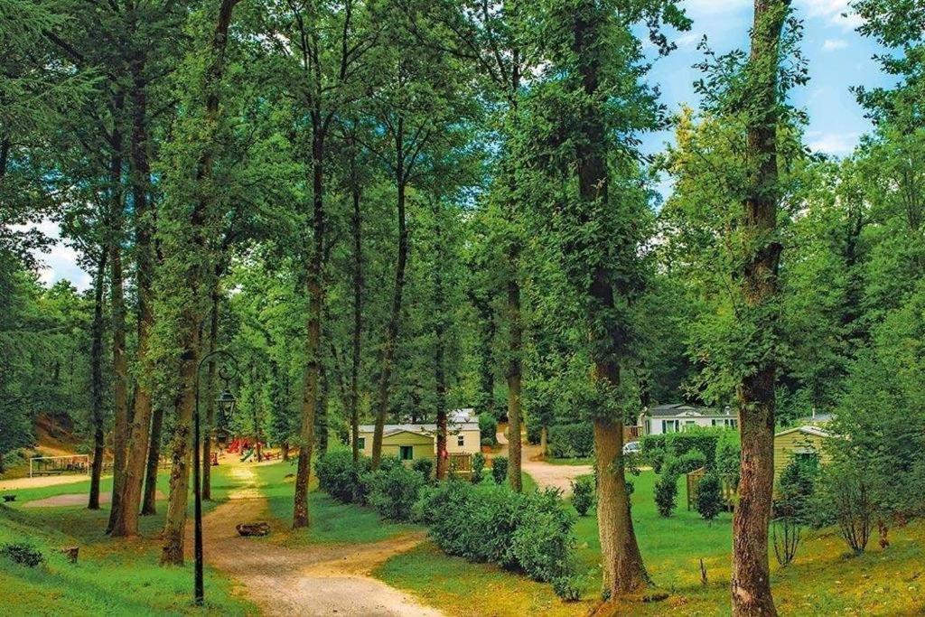 Mobil-Home Au Parc Des Roches Saint-Cheron Bagian luar foto